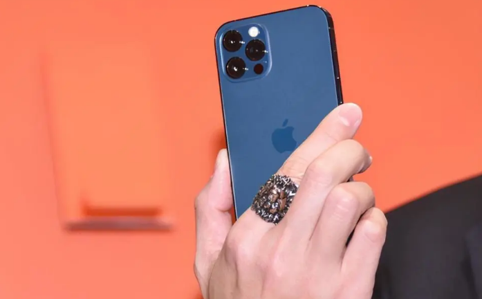 类乌齐苹果手机维修分享iPhone12系列重启方法教程 
